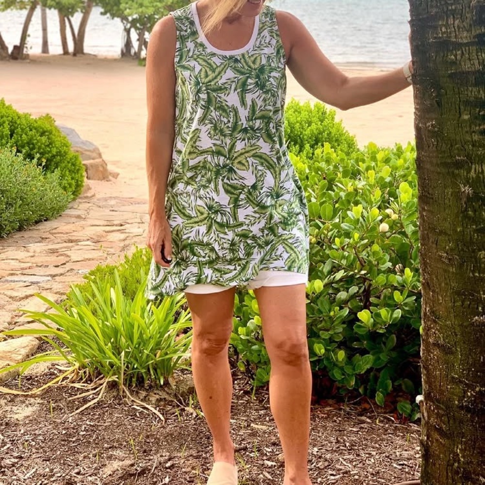 Cabi Paradise Cover-up. Size M - Picture 2 of 13